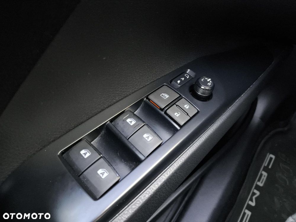 Toyota Camry 2.5 Hybrid Comfort CVT - 21