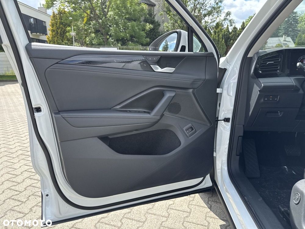 Volkswagen Tiguan - 11