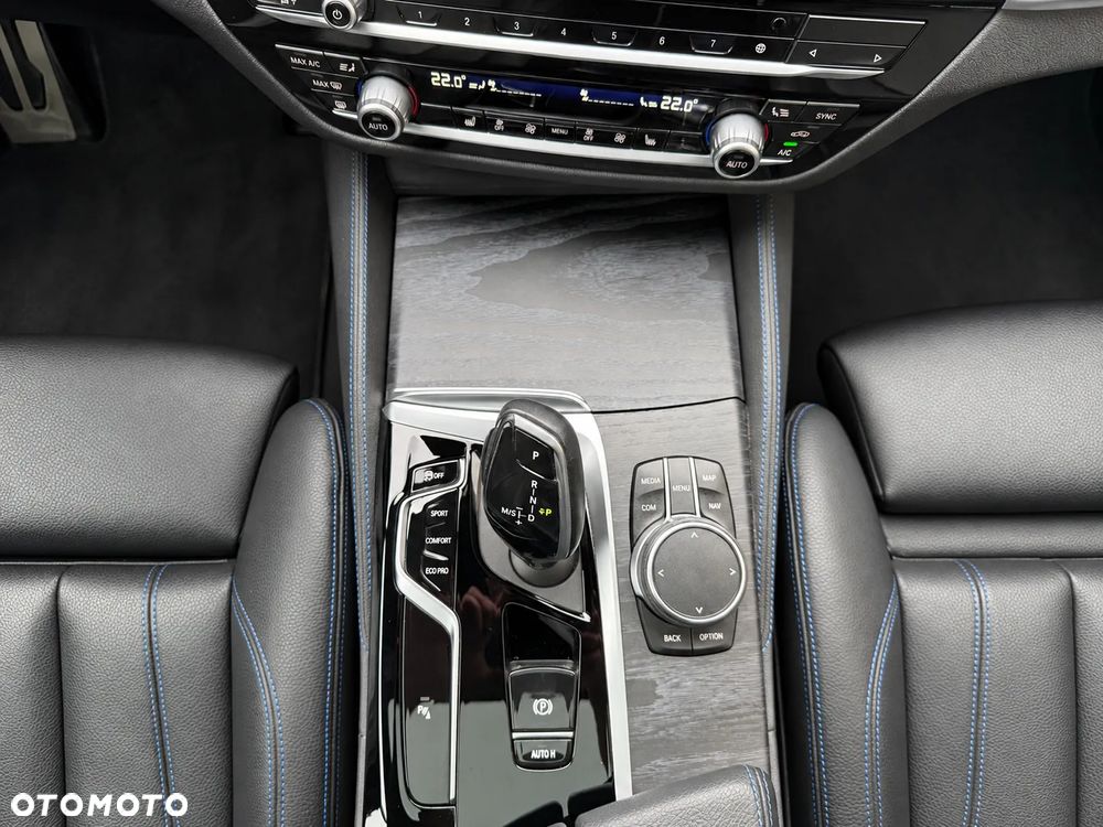 BMW Seria 5 530i xDrive mHEV M Sport sport - 35