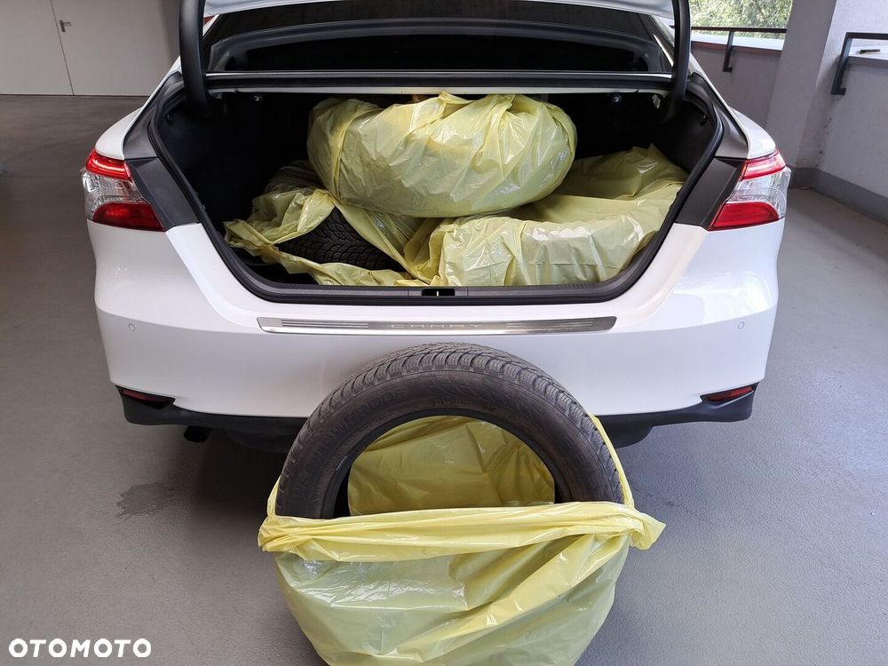 Toyota Camry 2.5 Hybrid Comfort CVT - 10