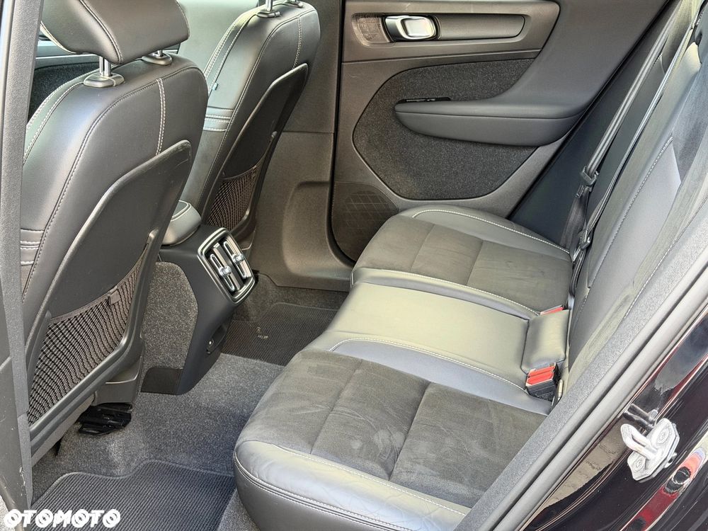 Volvo XC 40 T3 Geartronic RDesign - 34