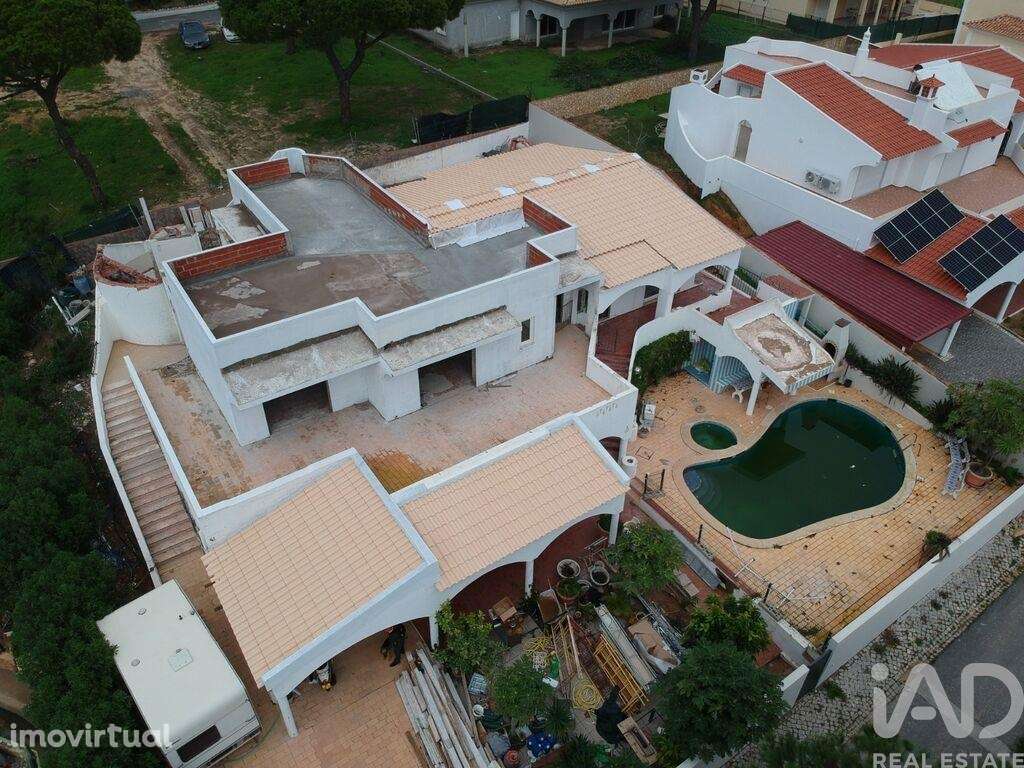 Casa / Villa T4 em Quarteira de 304,00 m2 - Grande imagem: 4/9