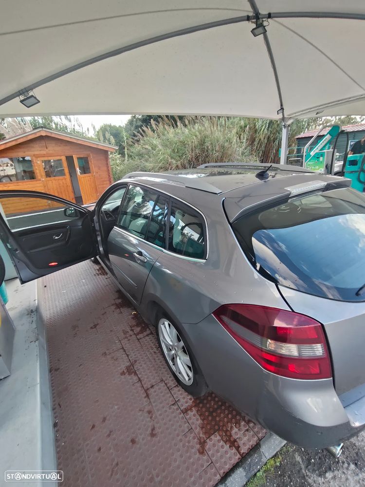 Renault Laguna Break dCi 175 FAP Aut Bose Edition - 8