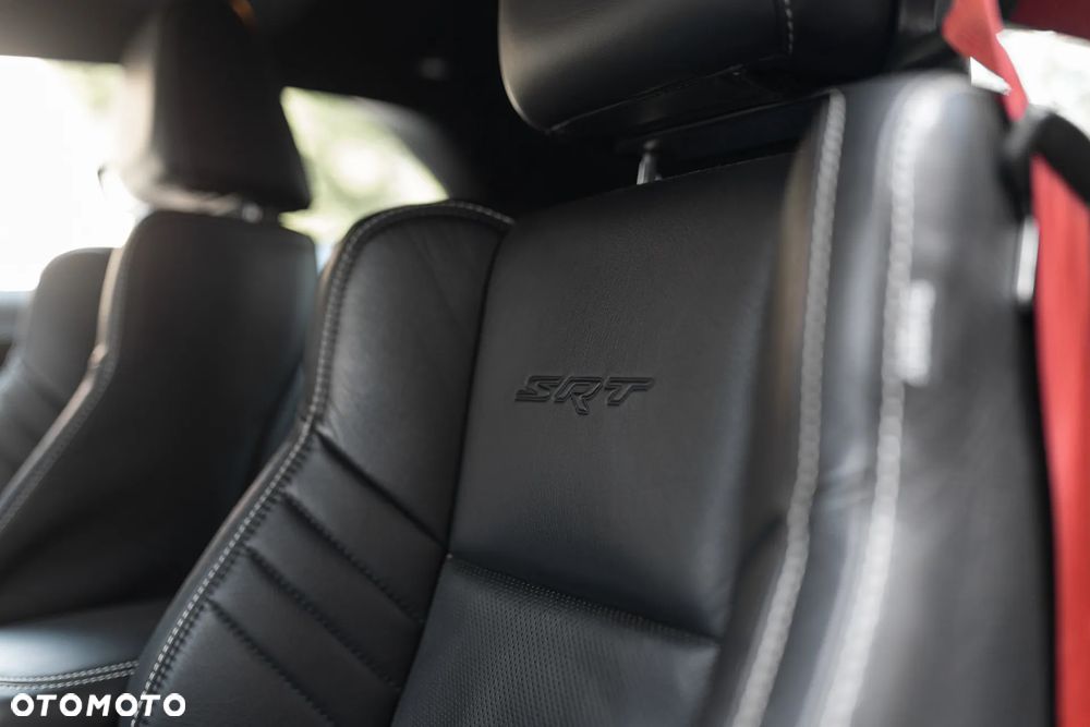 Dodge Challenger - 19