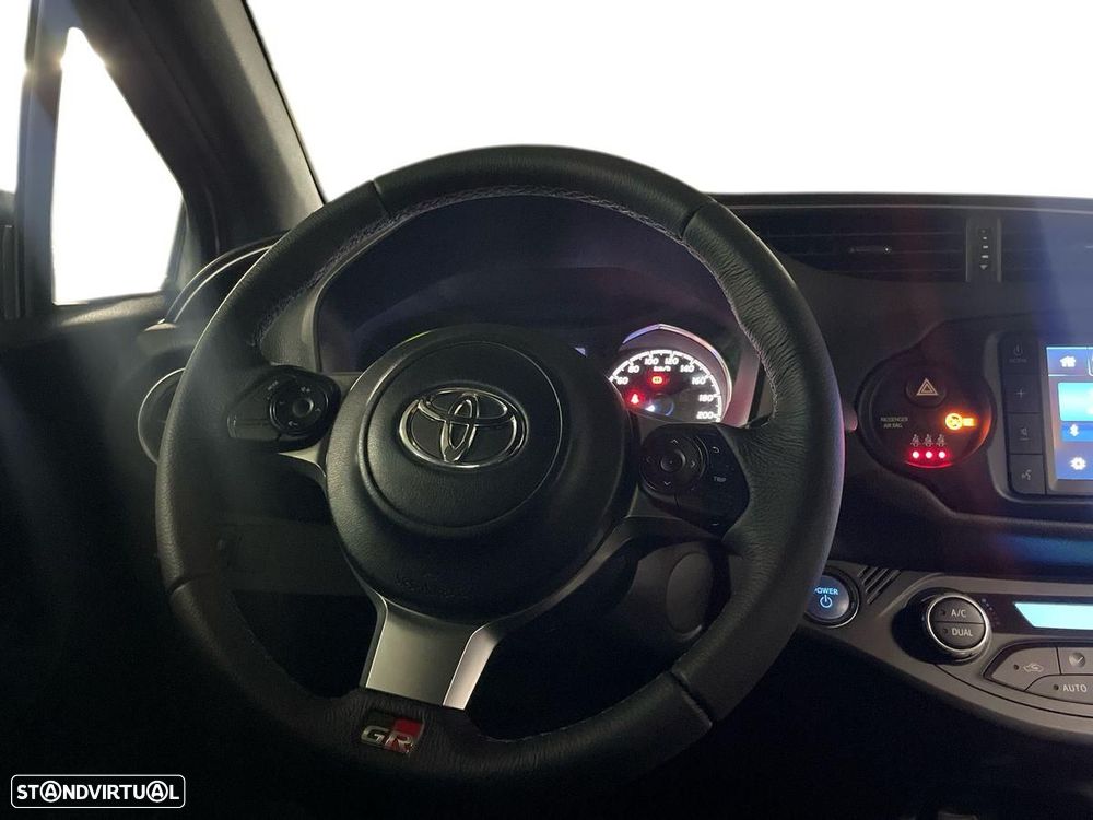 Toyota Yaris - 9