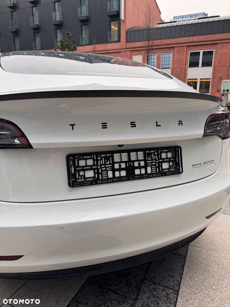 Tesla Model 3 - 9