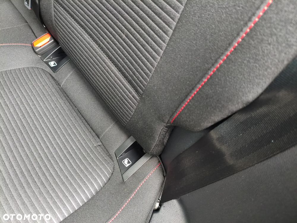 Ford Focus 1.0 EcoBoost mHEV ST-Line X - 28