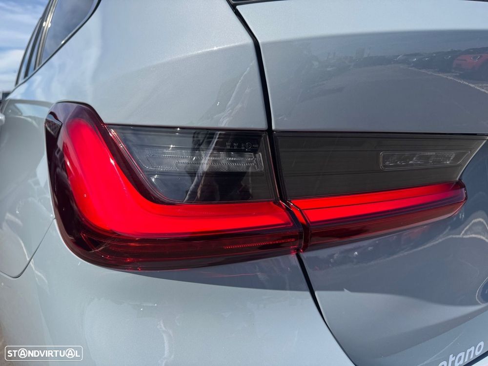 BMW 320 d Pack Desportivo M Pro Auto - 17