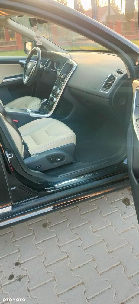 Volvo XC 60 T5 AWD Momentum - 8