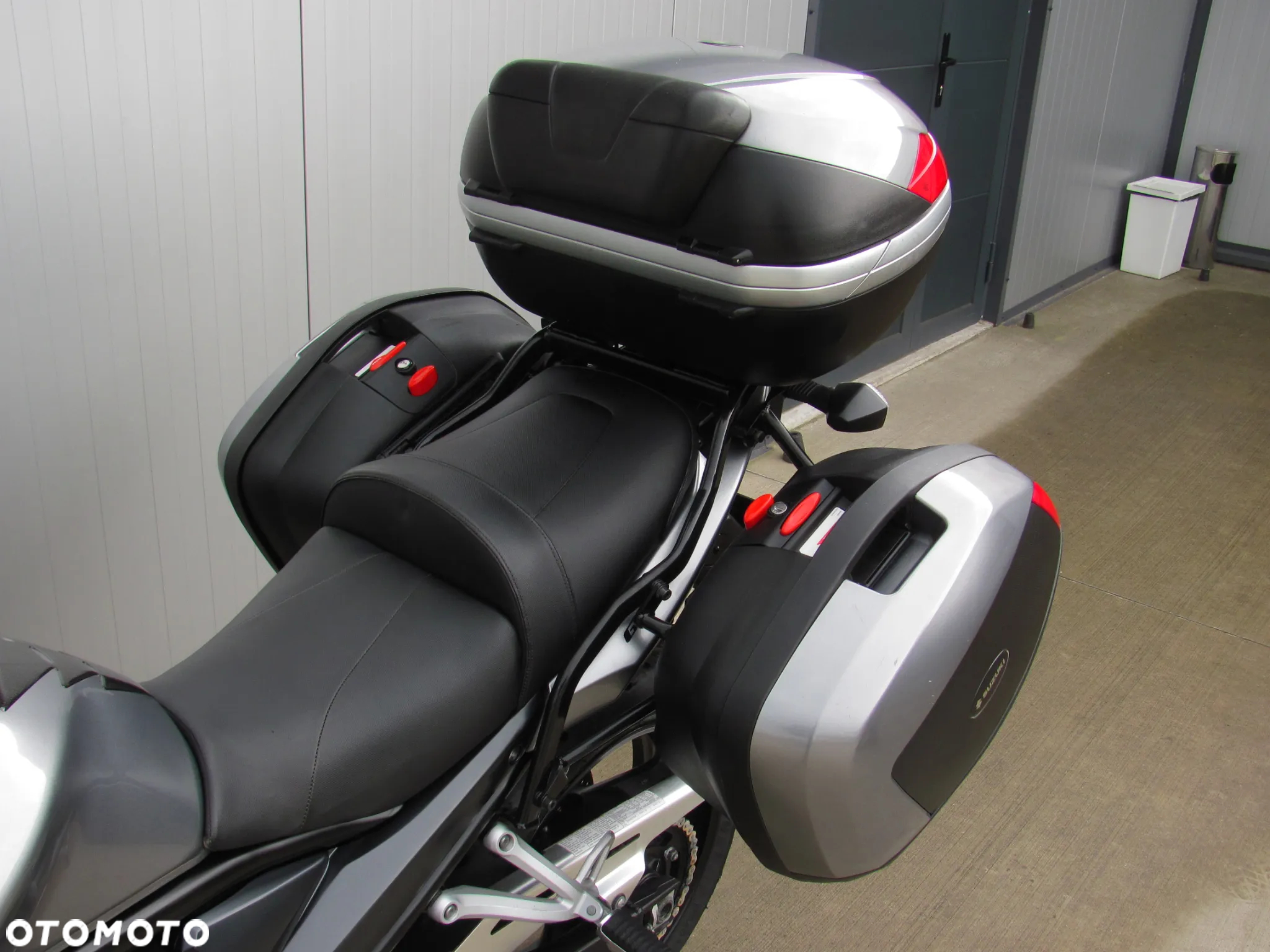 Suzuki GSX - 32