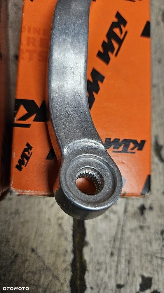 Dźwignia zmiany biegów KTM 125 200 250 300 380  54834031000 - 5