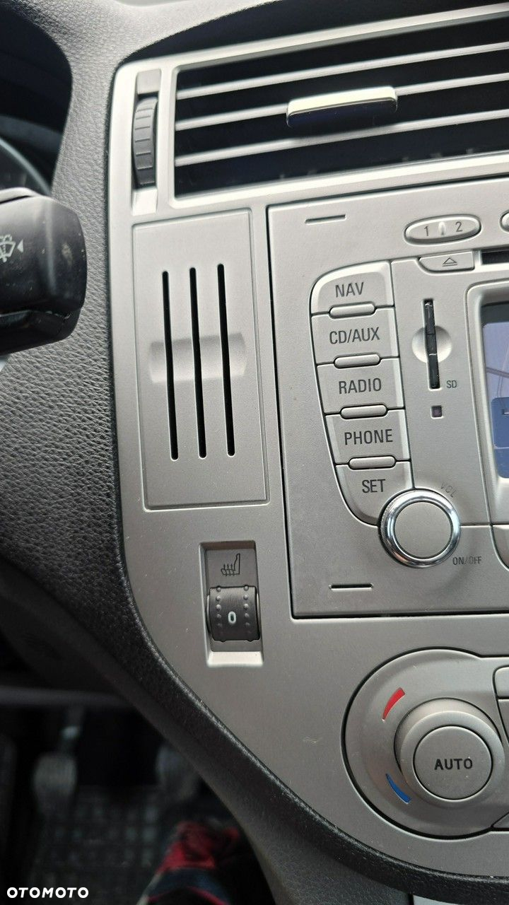 Ford Kuga - 22