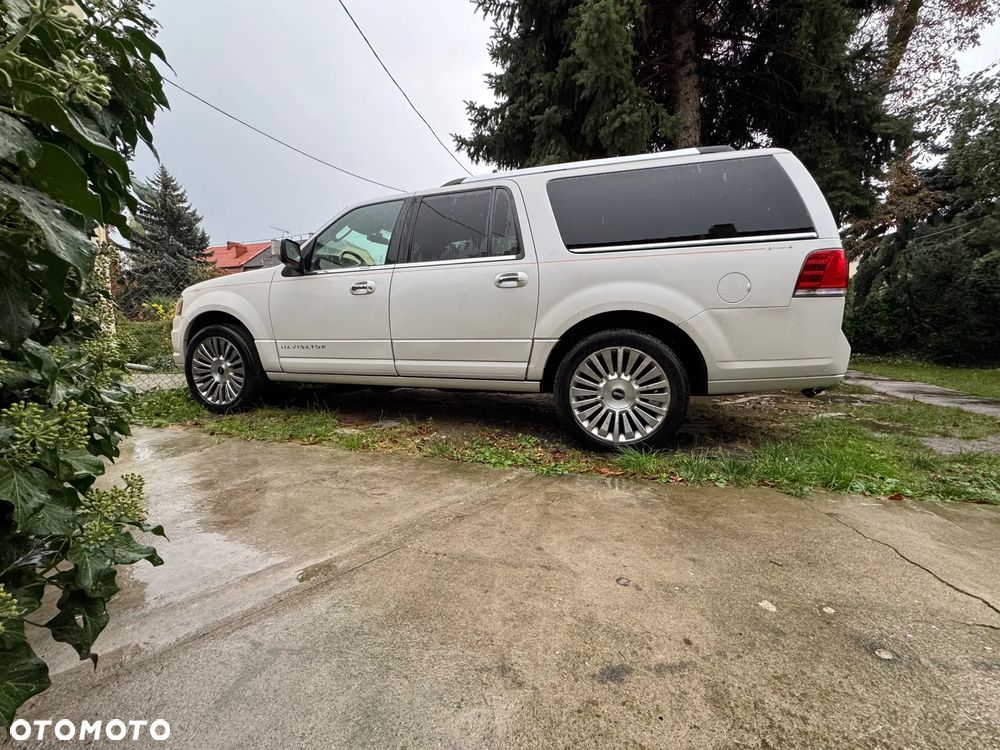 Lincoln Navigator - 2