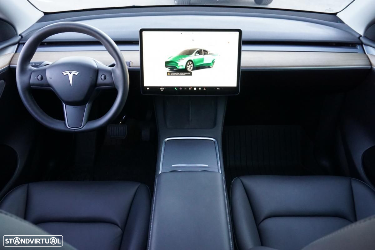 Tesla Model Y - 20