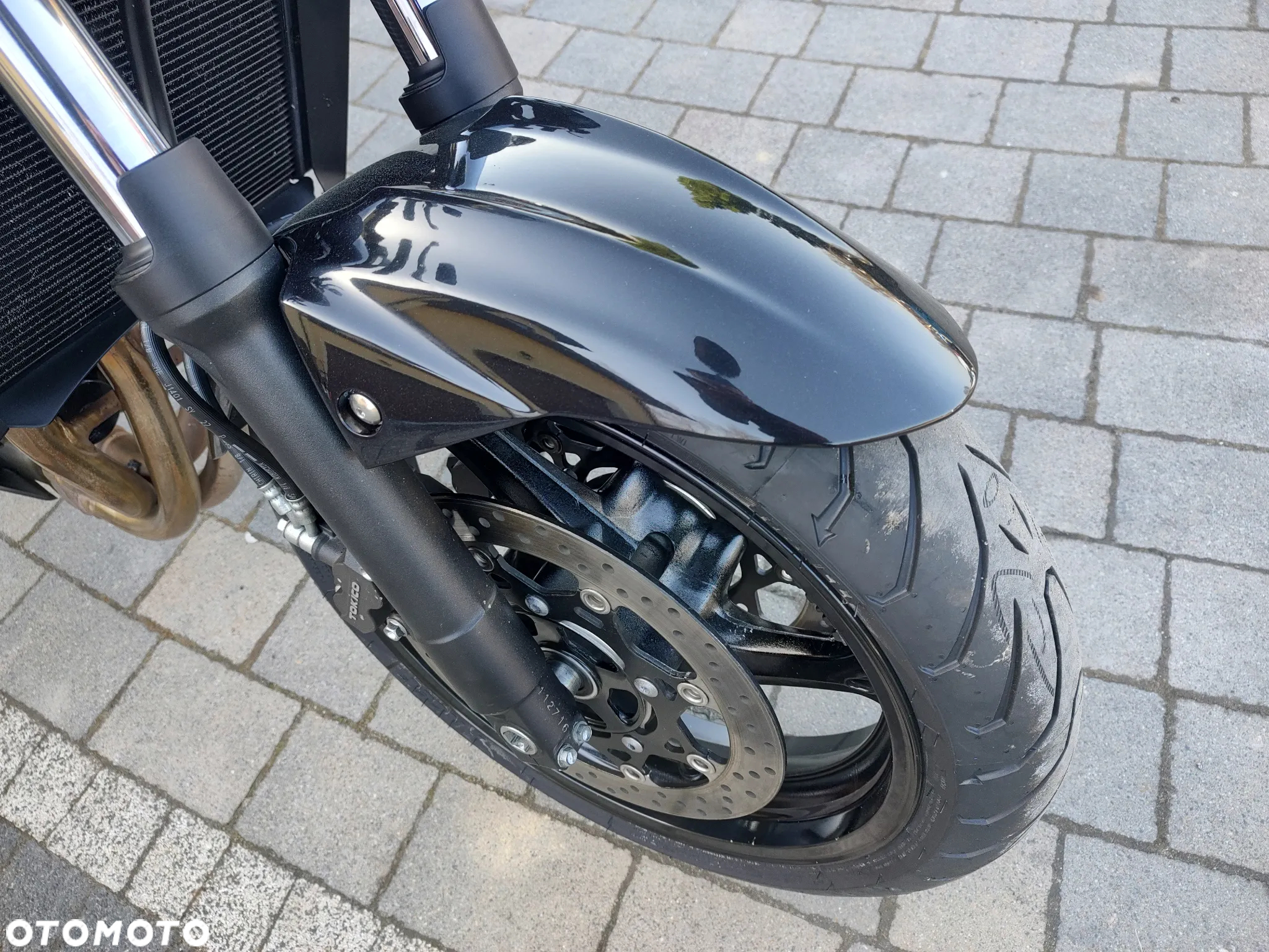 Suzuki GSR - 14