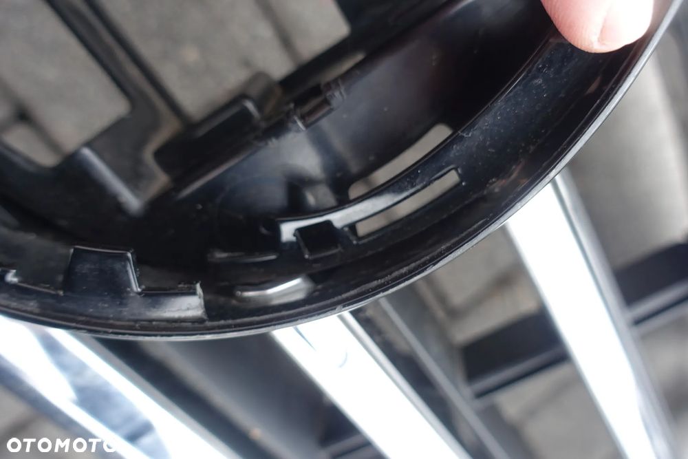 ATRAPA GRILL PASSAT B8 LIFT 19-24r. 3G0853651BL - 3