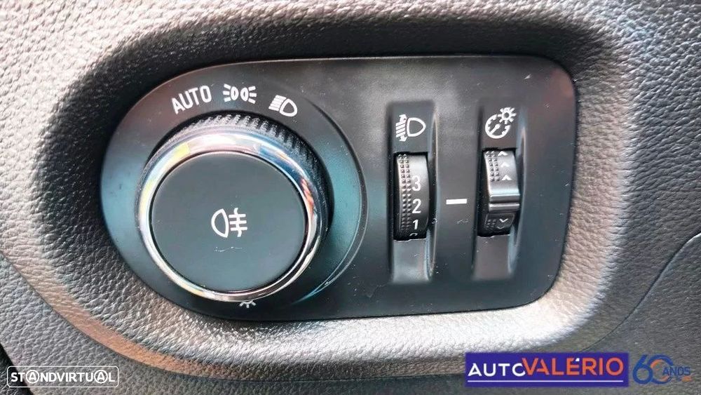 Opel Astra 1.2 T Design & Tech S/S - 20
