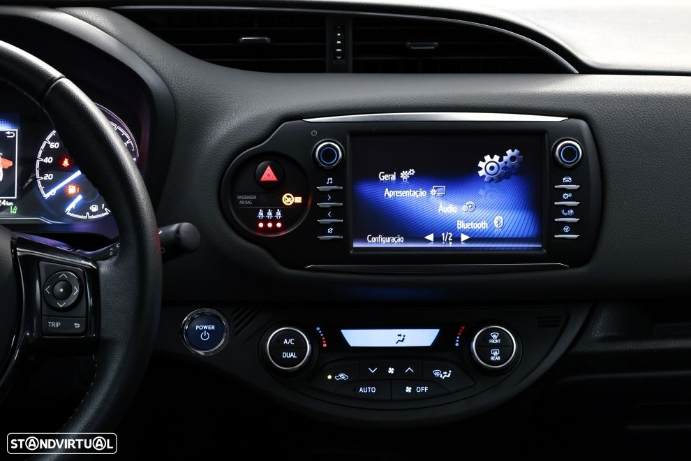 Toyota Yaris 1.5 HSD Comfort - 18