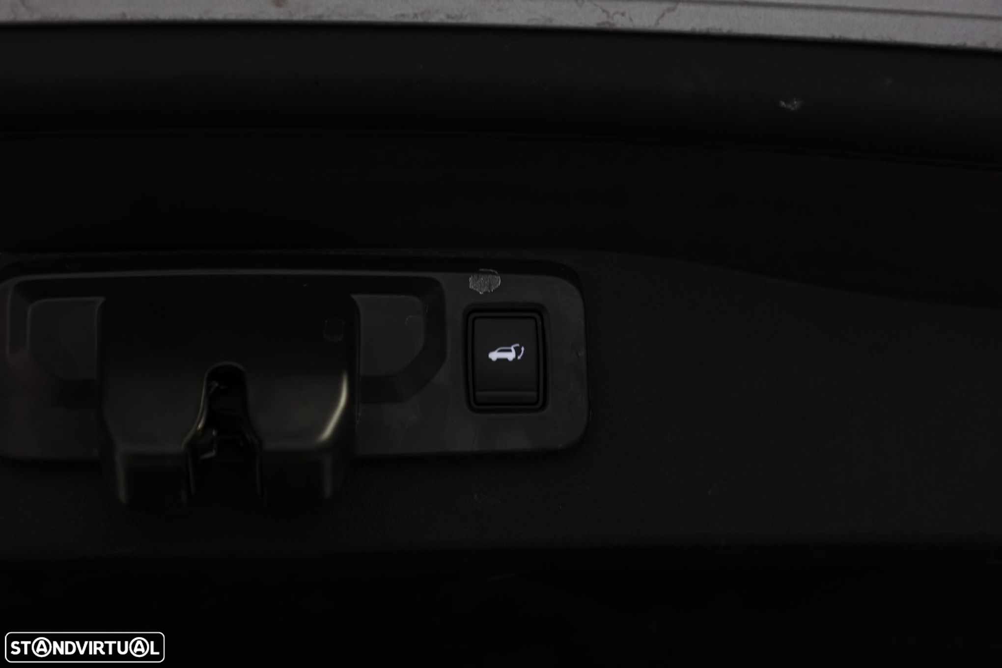 Renault Austral 1.2 E-Tech Iconic - 7
