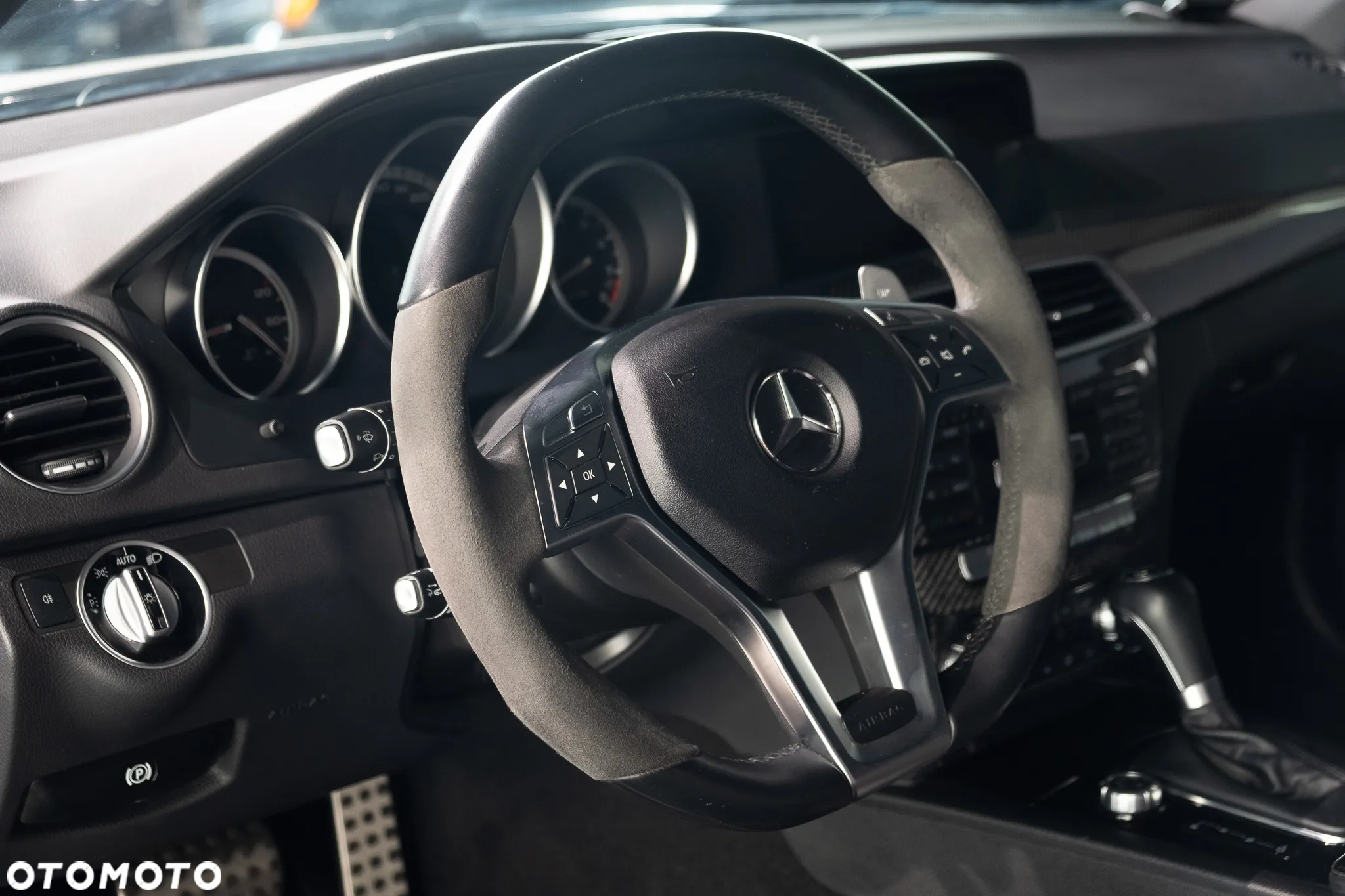 Mercedes-Benz Klasa C 63 AMG AMG SPEEDSHIFT MCT AMG Performance Package - 11