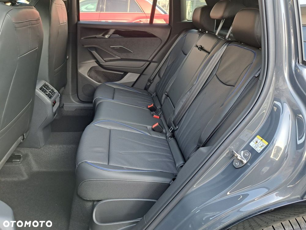 Volkswagen Tiguan - 11