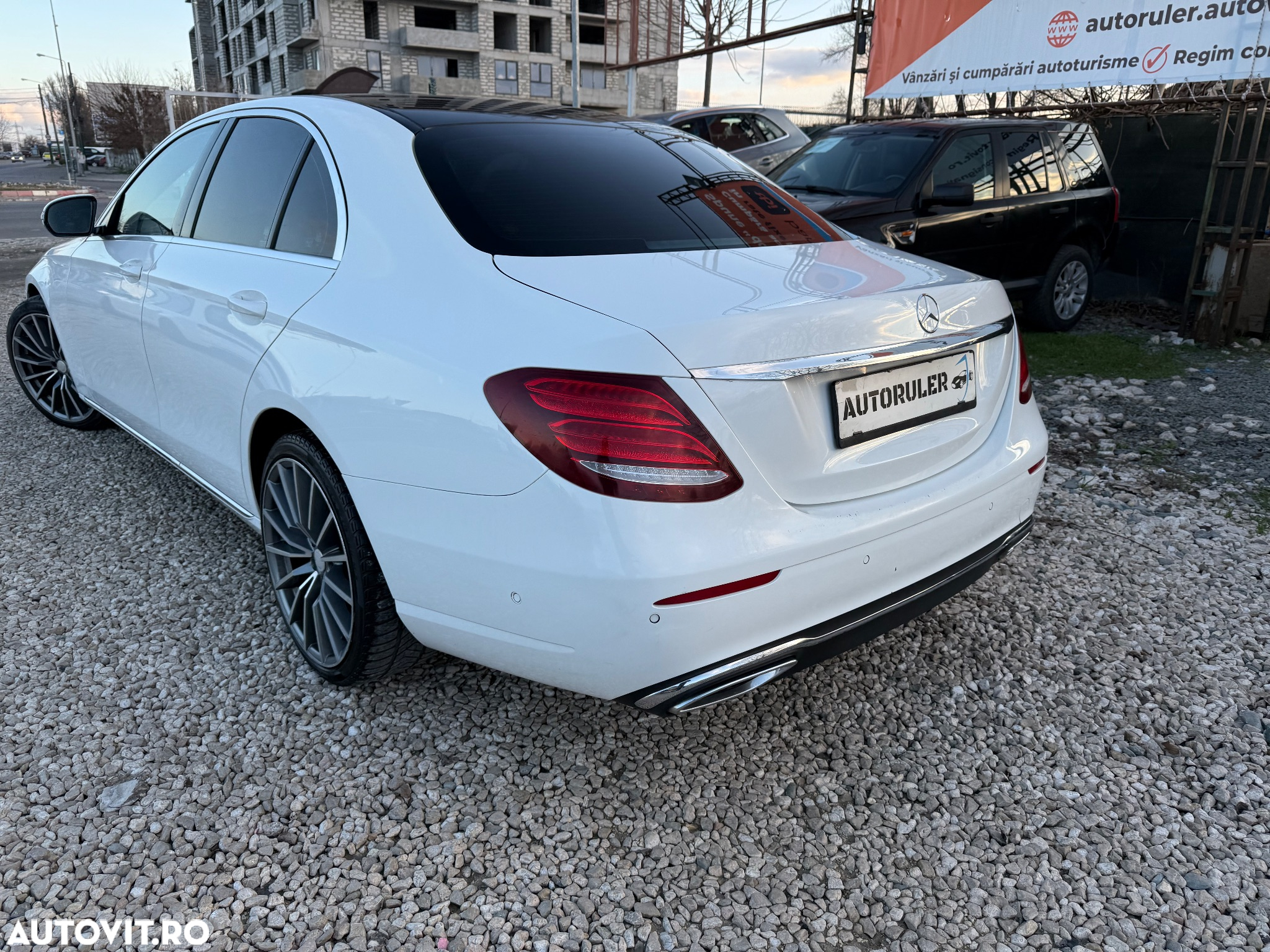 Mercedes-Benz E 220 d 9G-TRONIC AMG Line - 34