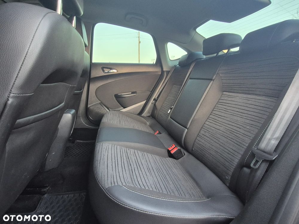 Opel Astra 1.4 T Cosmo EU6 - 9