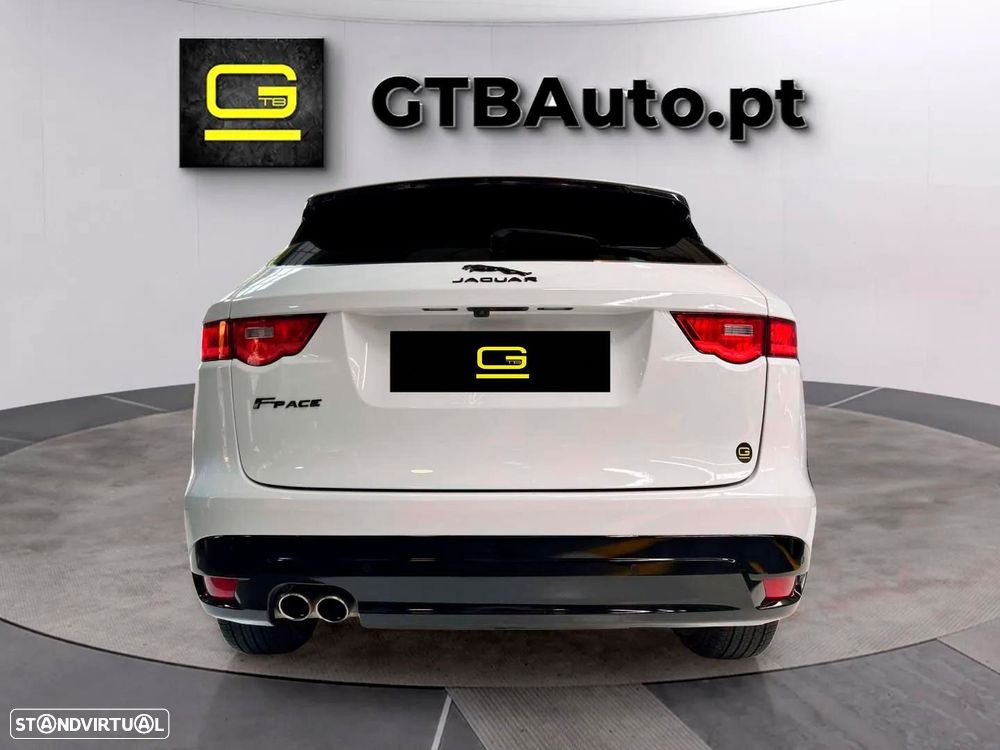 Jaguar F-Pace - 8