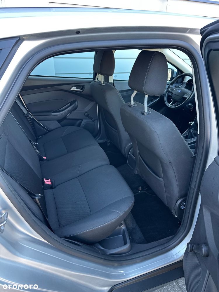 Ford Focus - 21