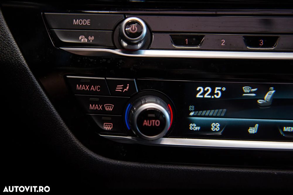 BMW Seria 5 530d xDrive AT MHEV - 17