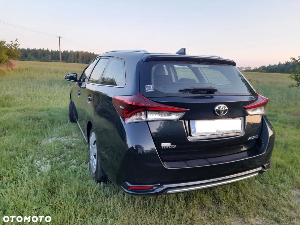 Toyota Auris 1.6 Premium MS - 4