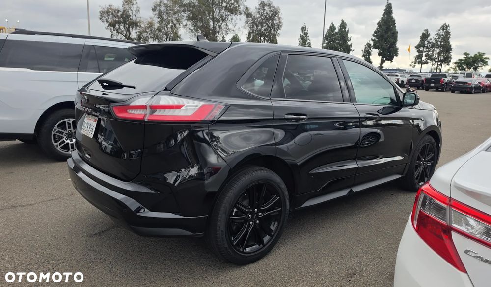 Ford Edge - 2
