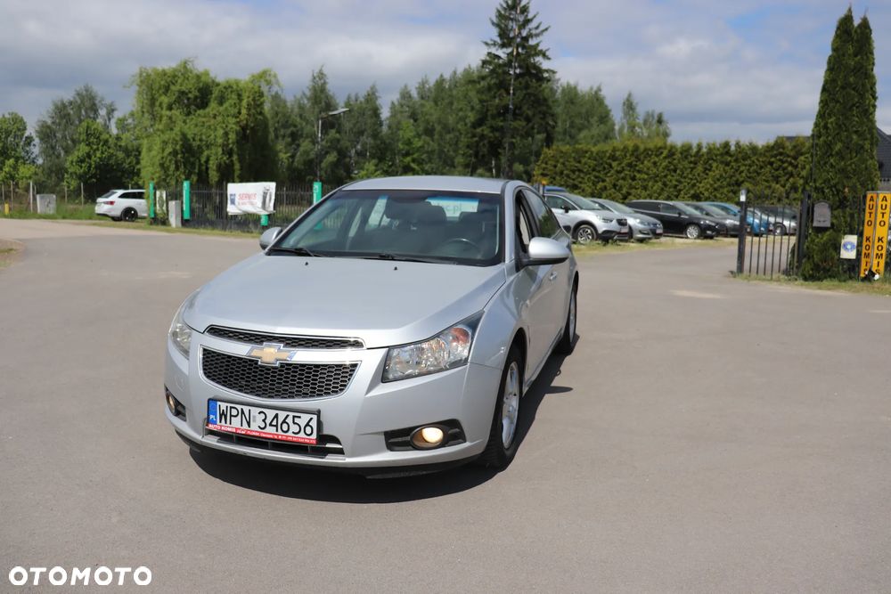 Chevrolet Cruze 1.6 Base - 2