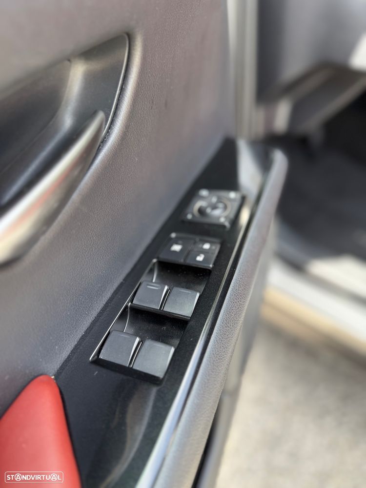 Lexus UX 250h Luxury - 12