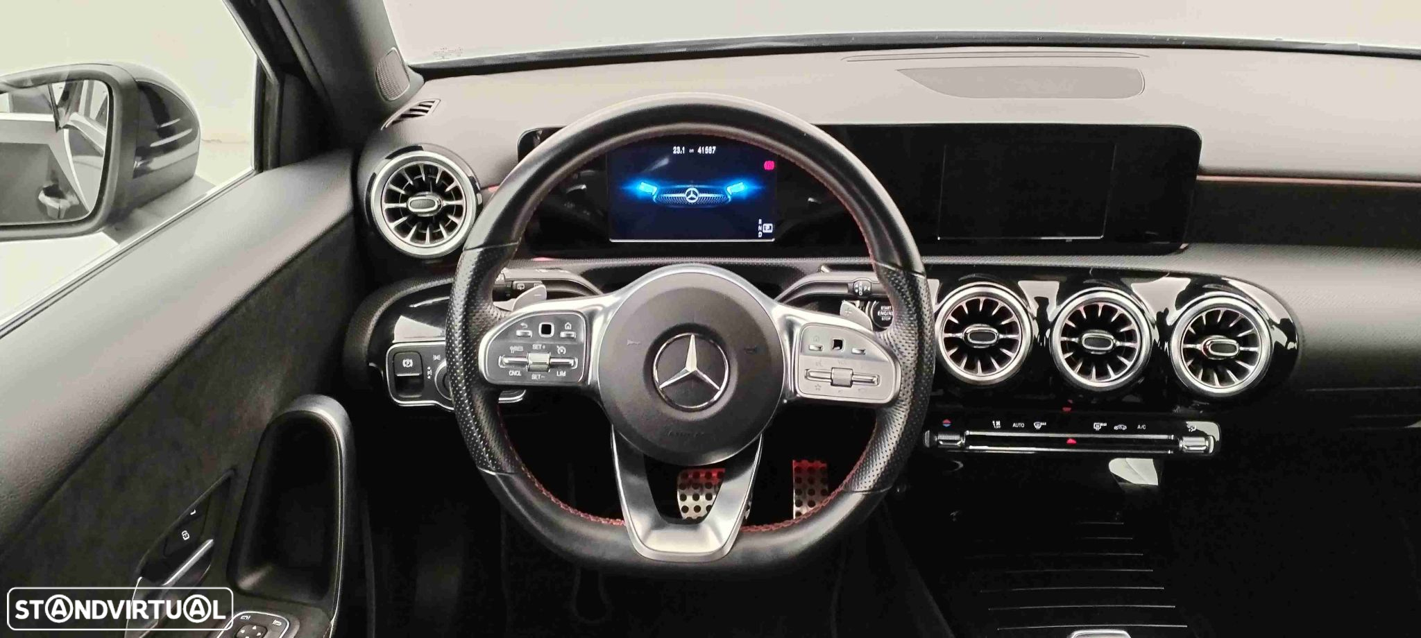 Mercedes-Benz A 180 d AMG Line - 12