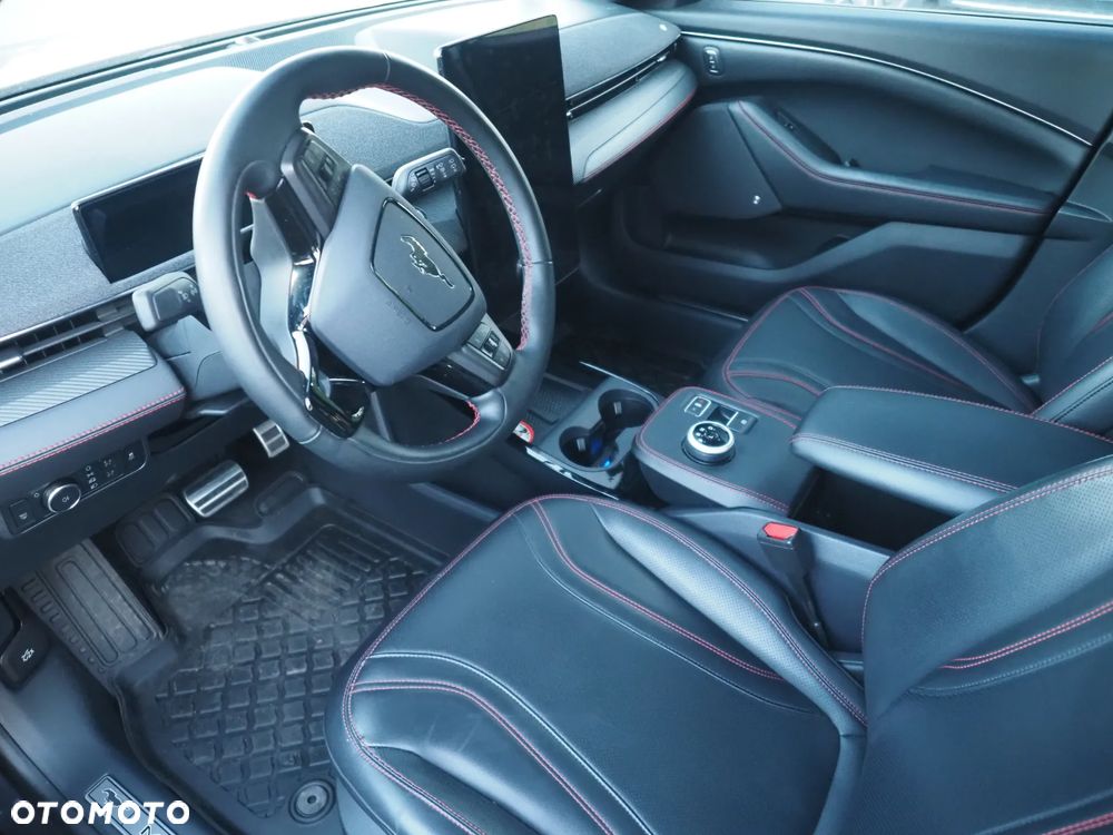Ford Mustang Mach-E AWD PREMIUM - 26