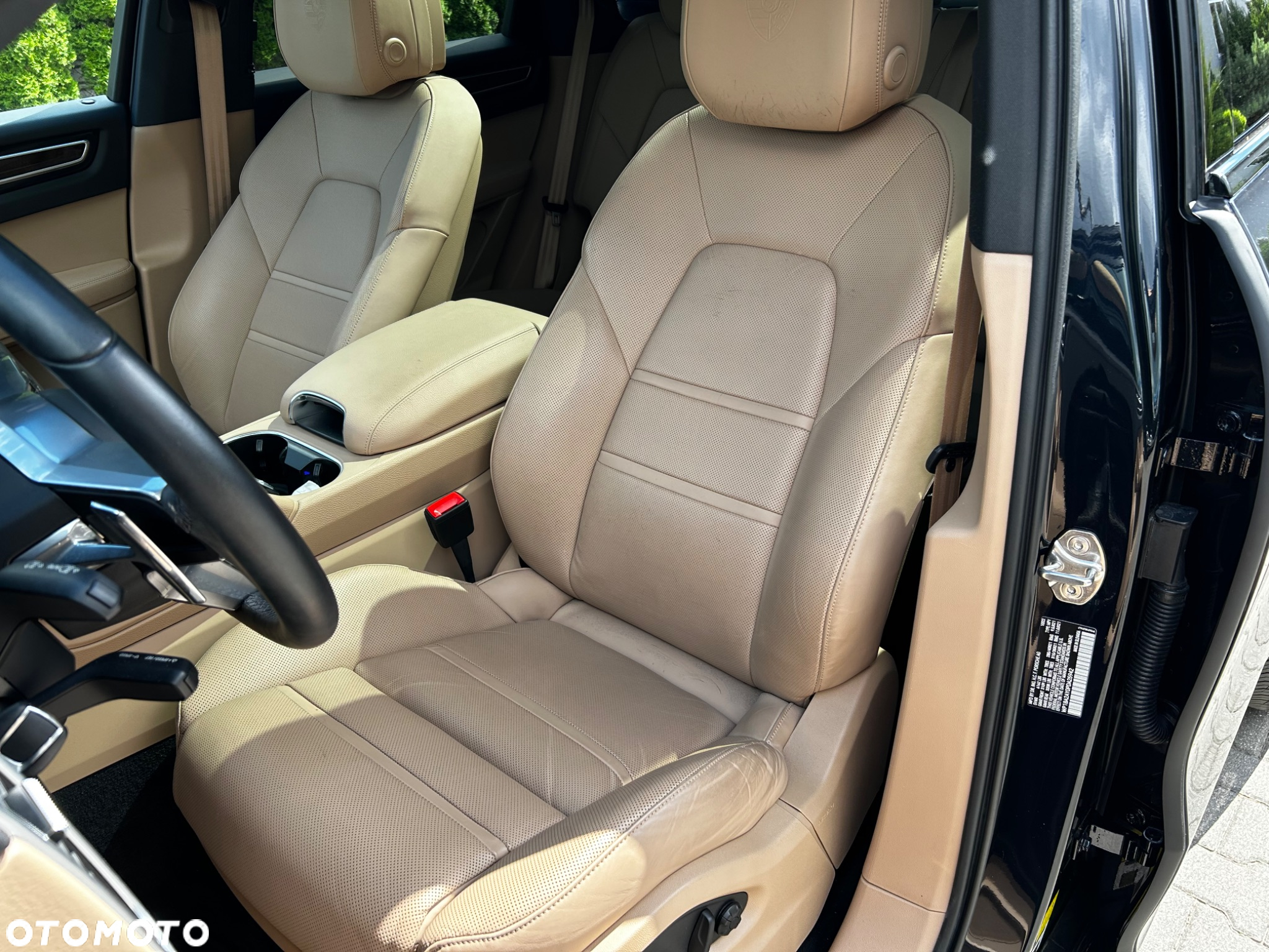Porsche Cayenne Coupe Platinum Edition - 22