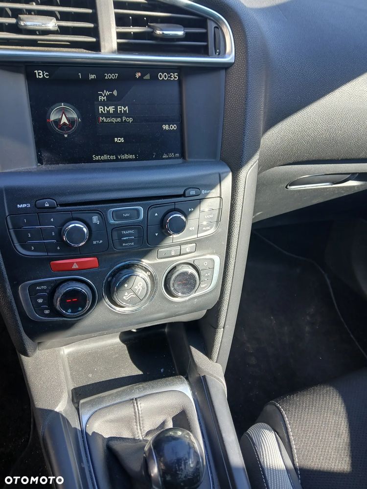 Citroën DS4 e-HDi 110 Chic - 14