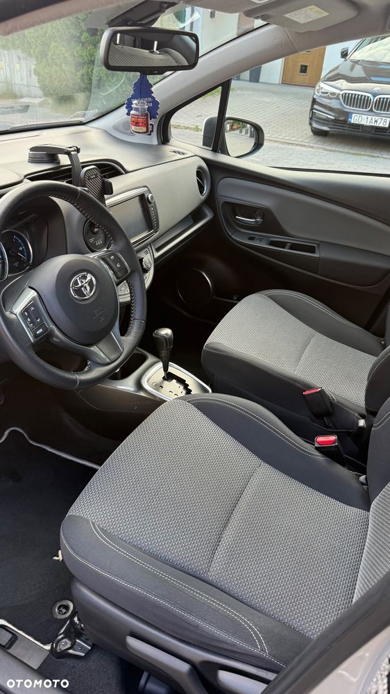 Toyota Yaris Hybrid 100 Premium - 15