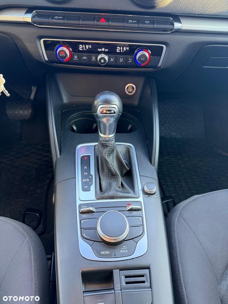 Audi A3 Sportback 2.0 TDI S tronic Ambiente - 16