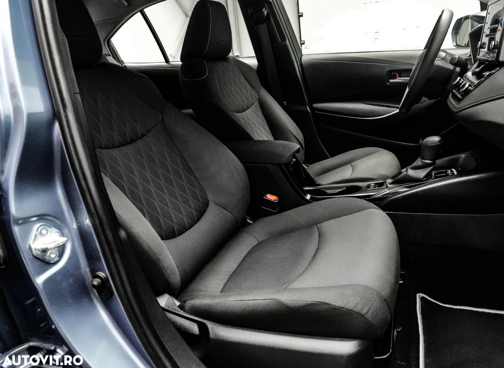 Toyota Corolla 1.8 HSD Business - 14