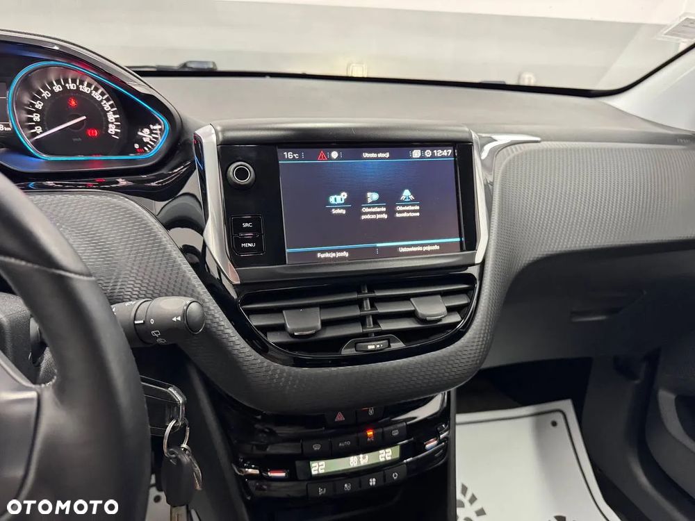 Peugeot 2008 BlueHDi FAP 120 STOP & START EAT6 Allure - 19