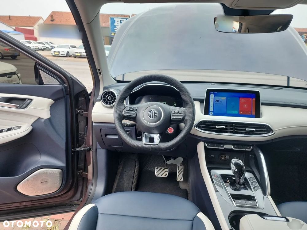 MG HS Luxury - 12