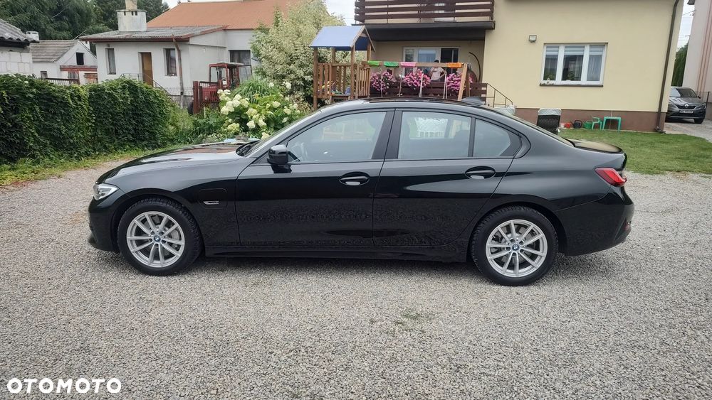 BMW Seria 3 330e Advantage - 3