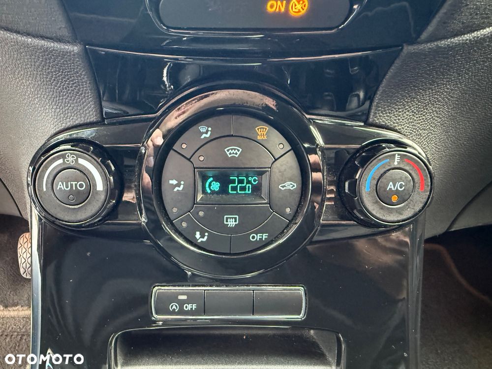 Ford Fiesta 1.0 EcoBoost STart-Stop Titanium - 23