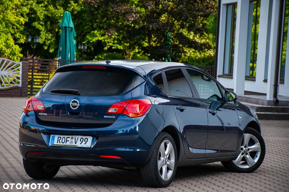 Opel Astra 1.4 ecoFLEX - 21