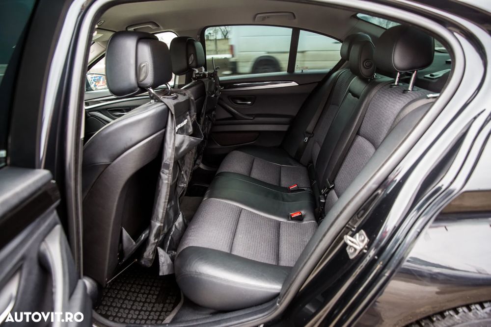 BMW Seria 5 525d xDrive - 23