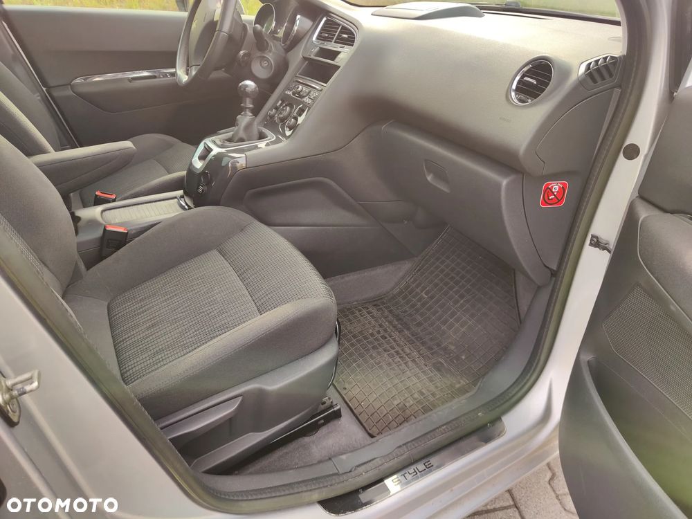 Peugeot 5008 1.6 HDi Style 7os - 8