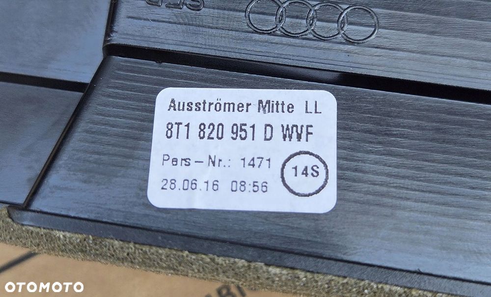 AUDI A5 8T LIFT KRATKA NAWIEWU ŚRODKOWA 8T1820951D JAK NOWA - 4