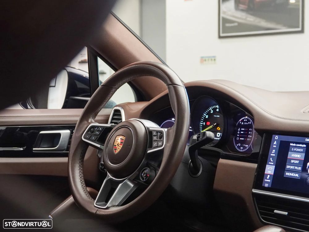 Porsche Cayenne Coupé E-Hybrid - 24